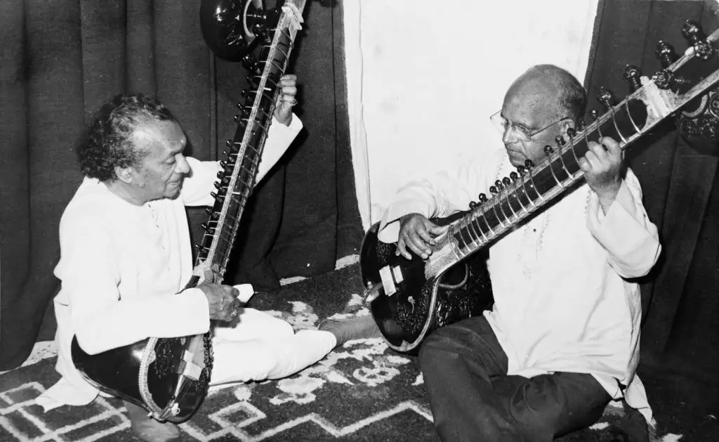 5 With Guruji 2 1024x629